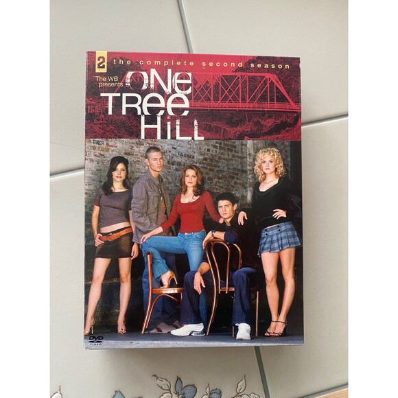 One Tree Hill DVD set - Complete First Season and Complete Second Season - Picture 4 of 6